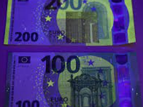 €200 Euro Bills